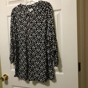 3/4 sleeve black and white top